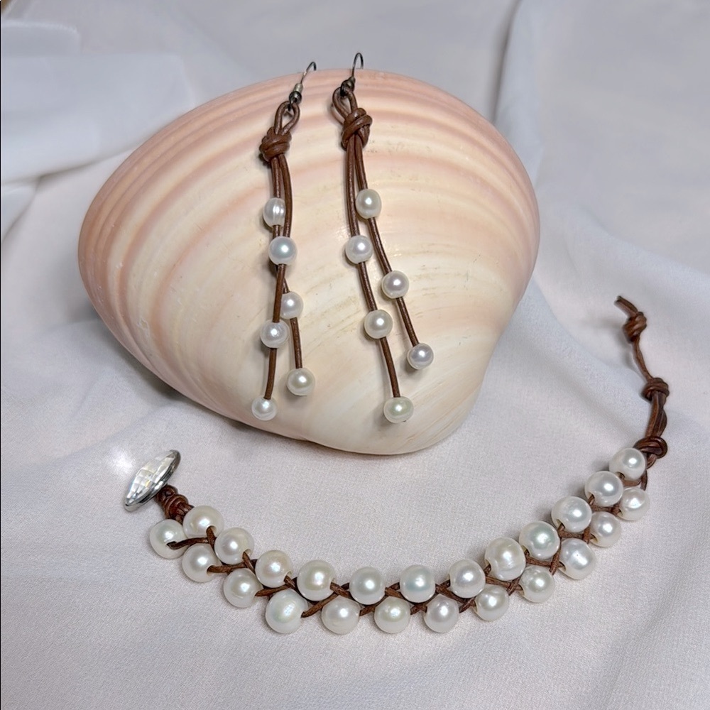 Artisan Leather & Pearl Button Toggle Southwestern Boho Earrings and Bracelet‎